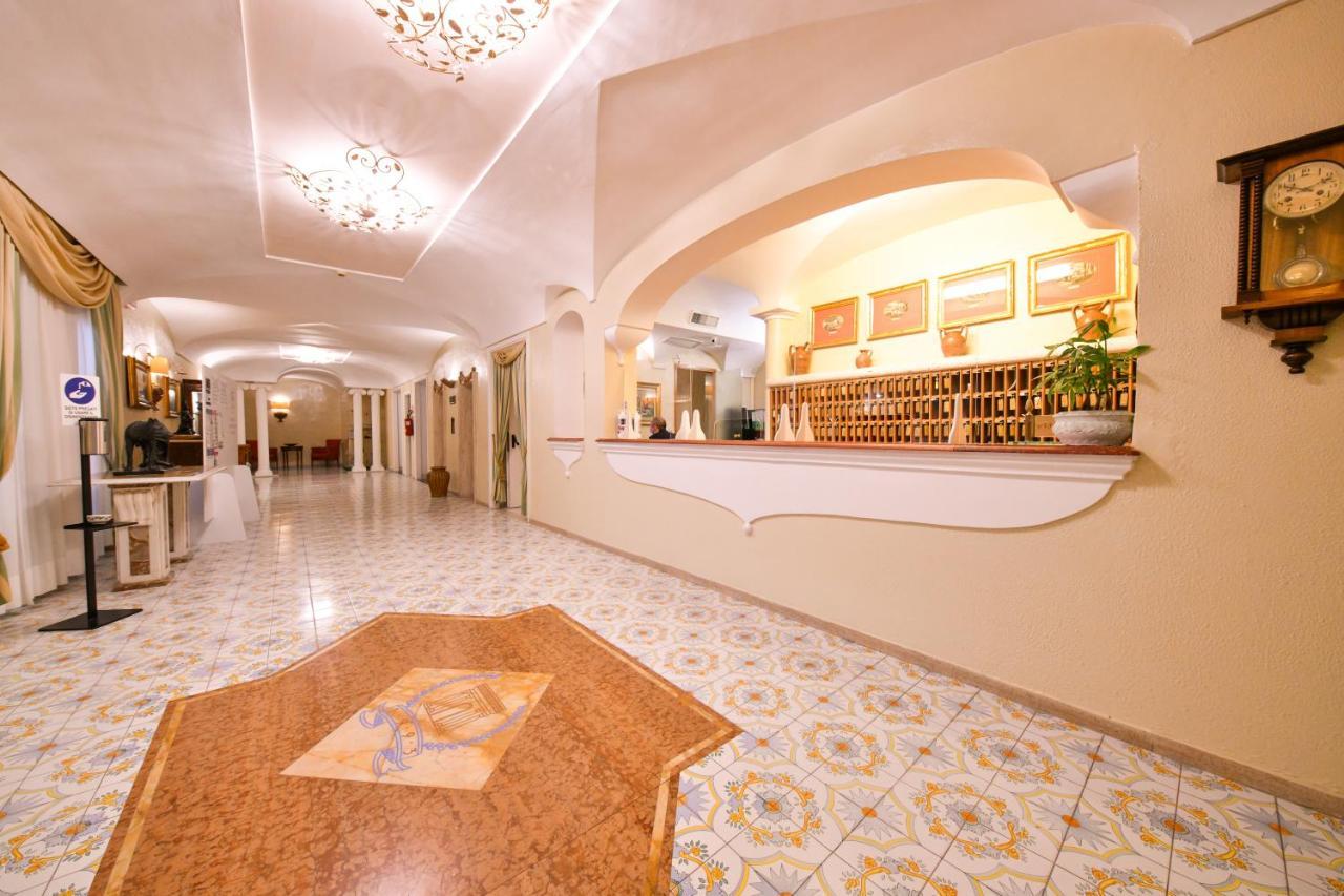 Grand Hotel Terme Di Augusto Lacco Ameno  Екстер'єр фото